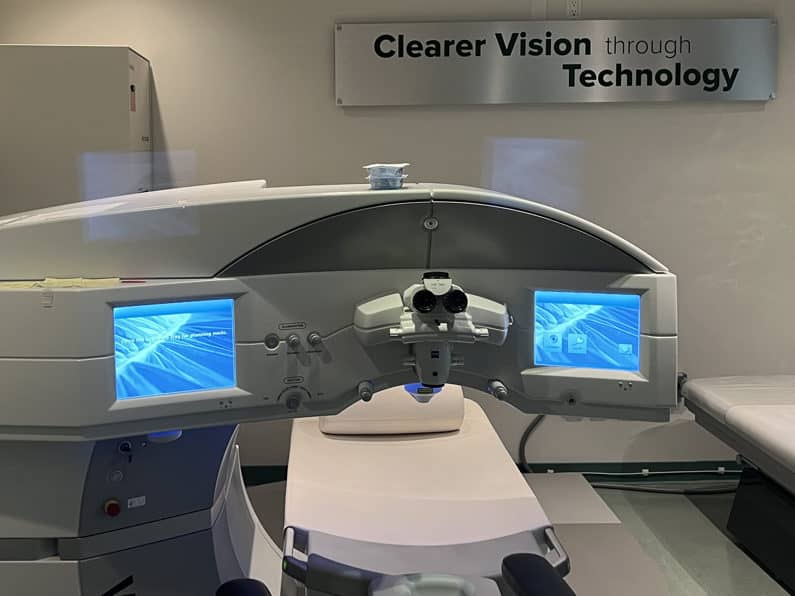 Visumax laser used to make flap for painless lasik eye surgery